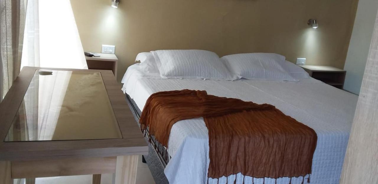 Gure Loa Urbano Bed & Breakfast Мина Клаверо Екстериор снимка